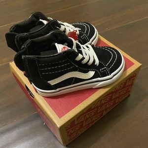 Toddler Vans Sk8 Hi Skate Shoe (Black/White)